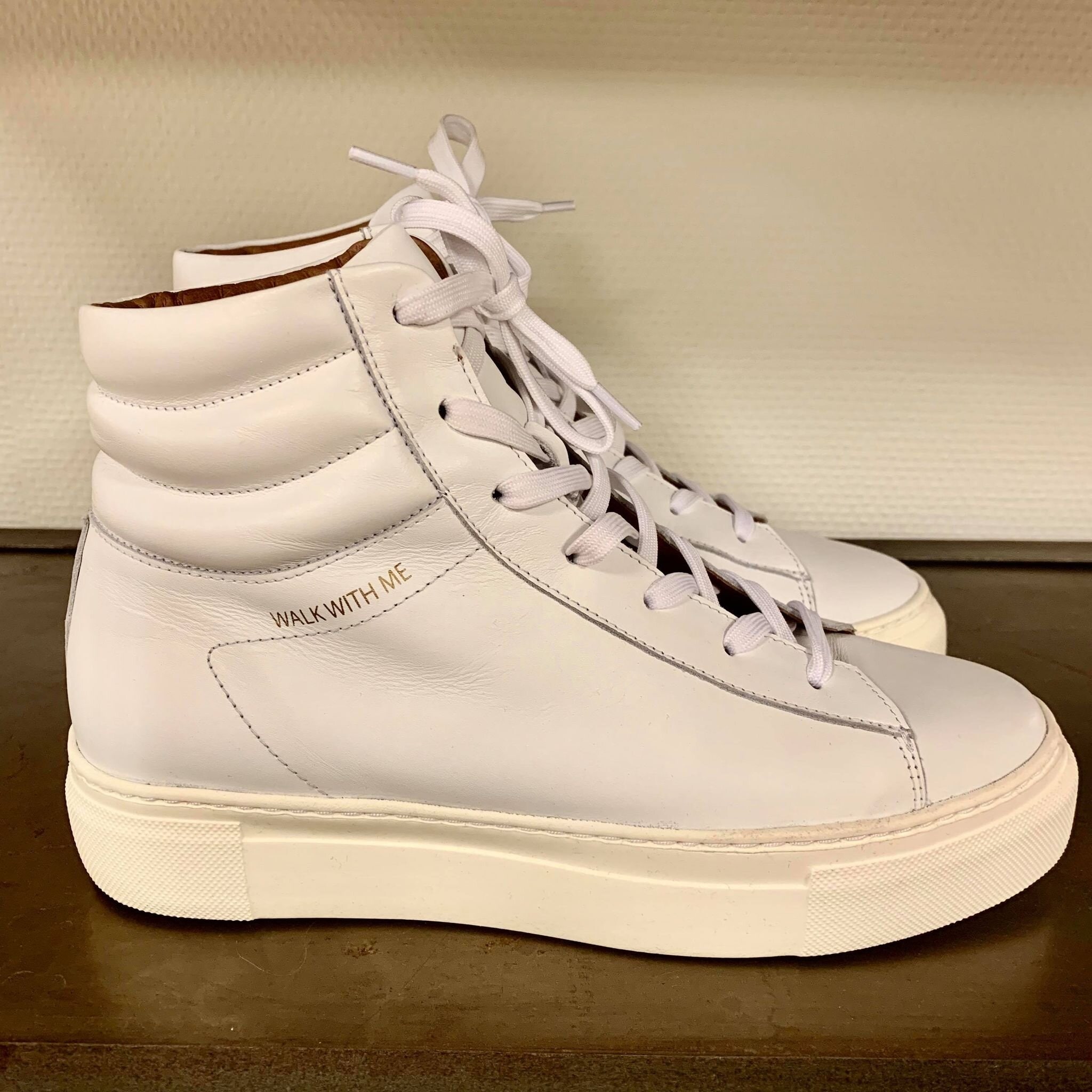 Figure high sneaker - white
