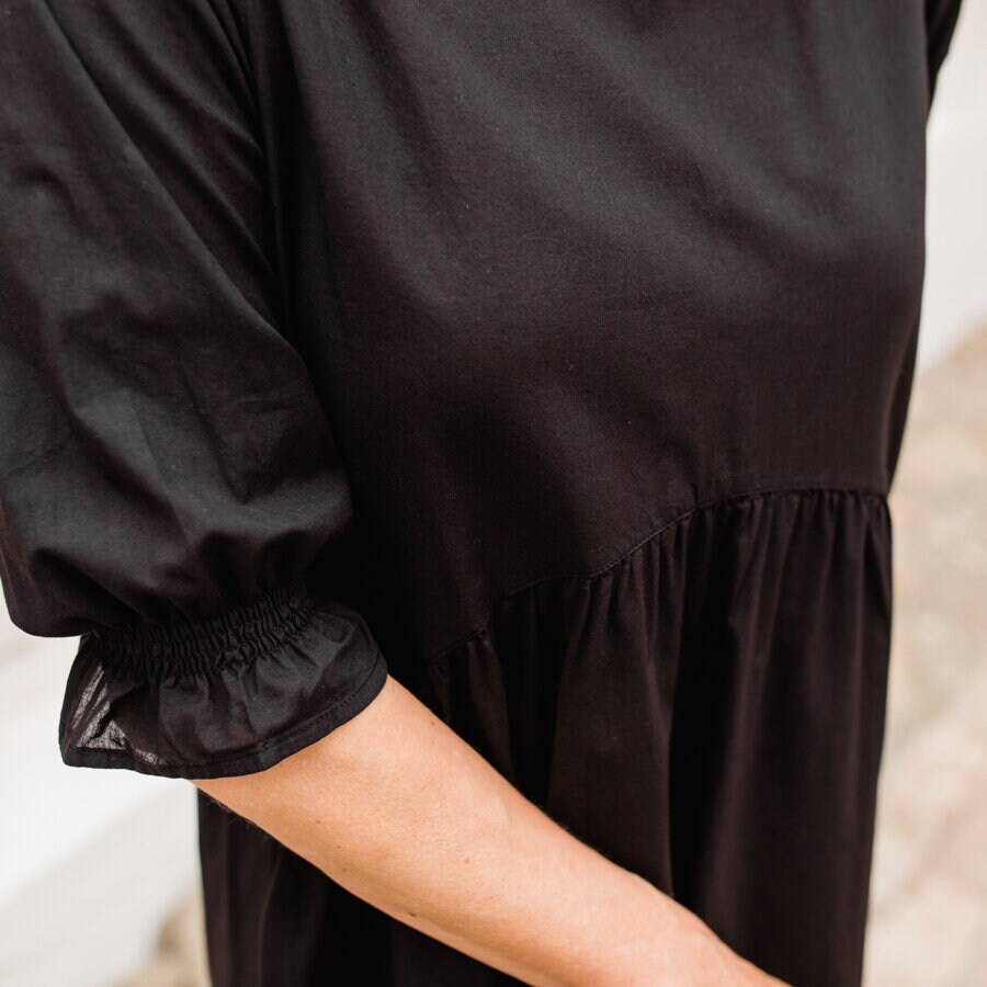Member dress - black