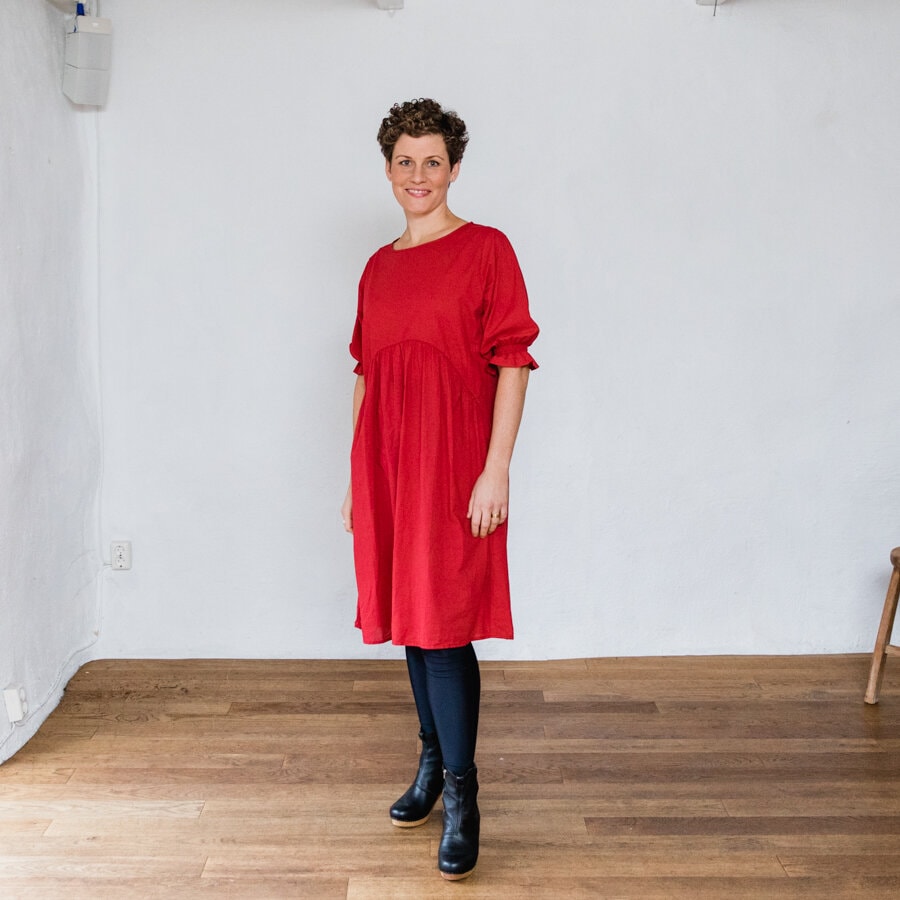 Member dress - scarlet red