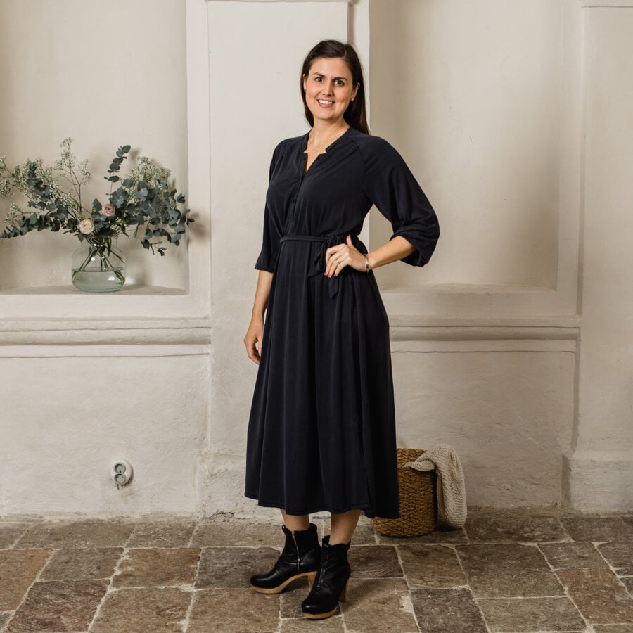 Universe dress - black