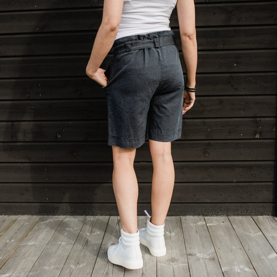 Silver shorts - washed night