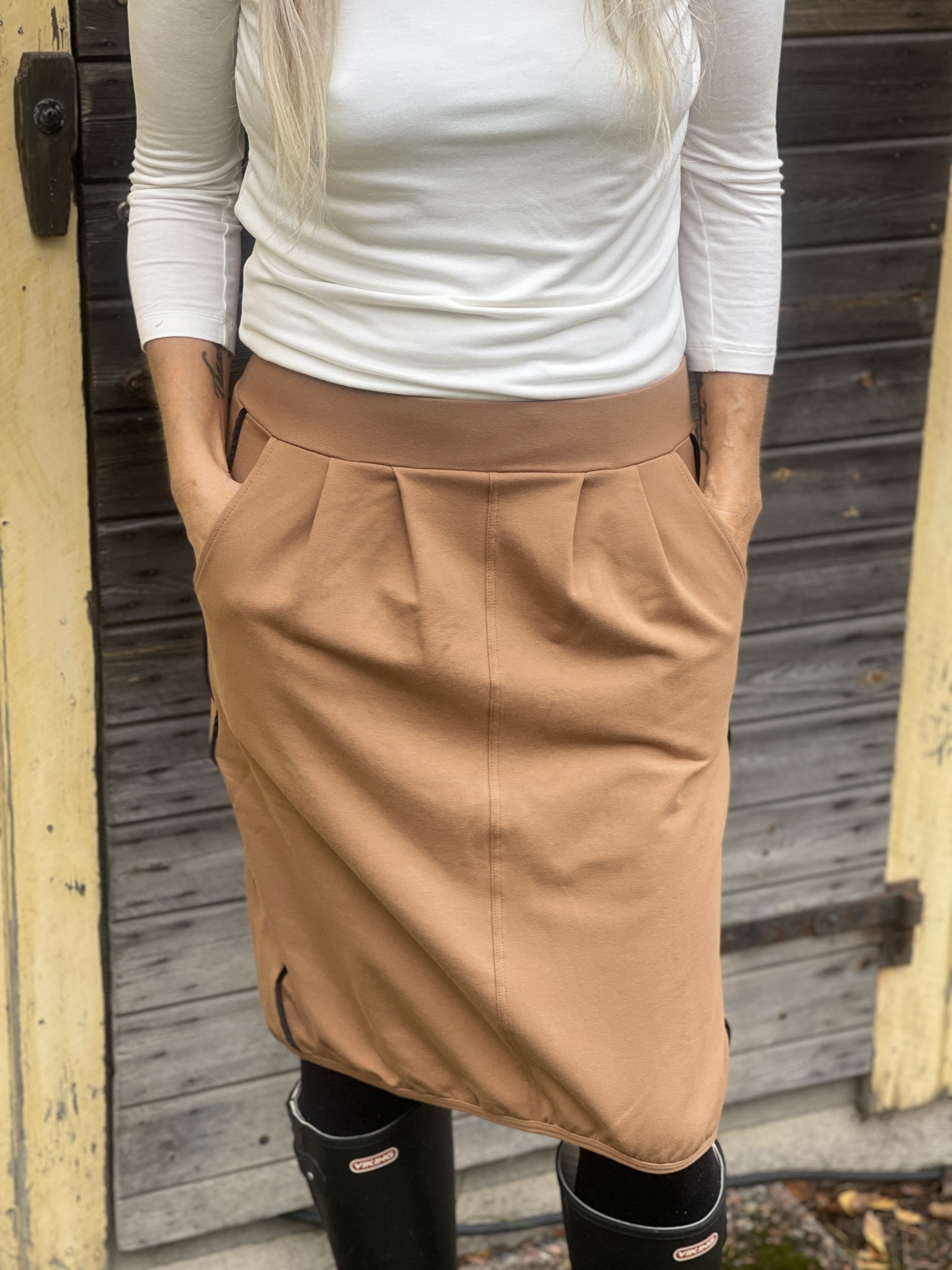 Paradise skirt II piping - lion brown