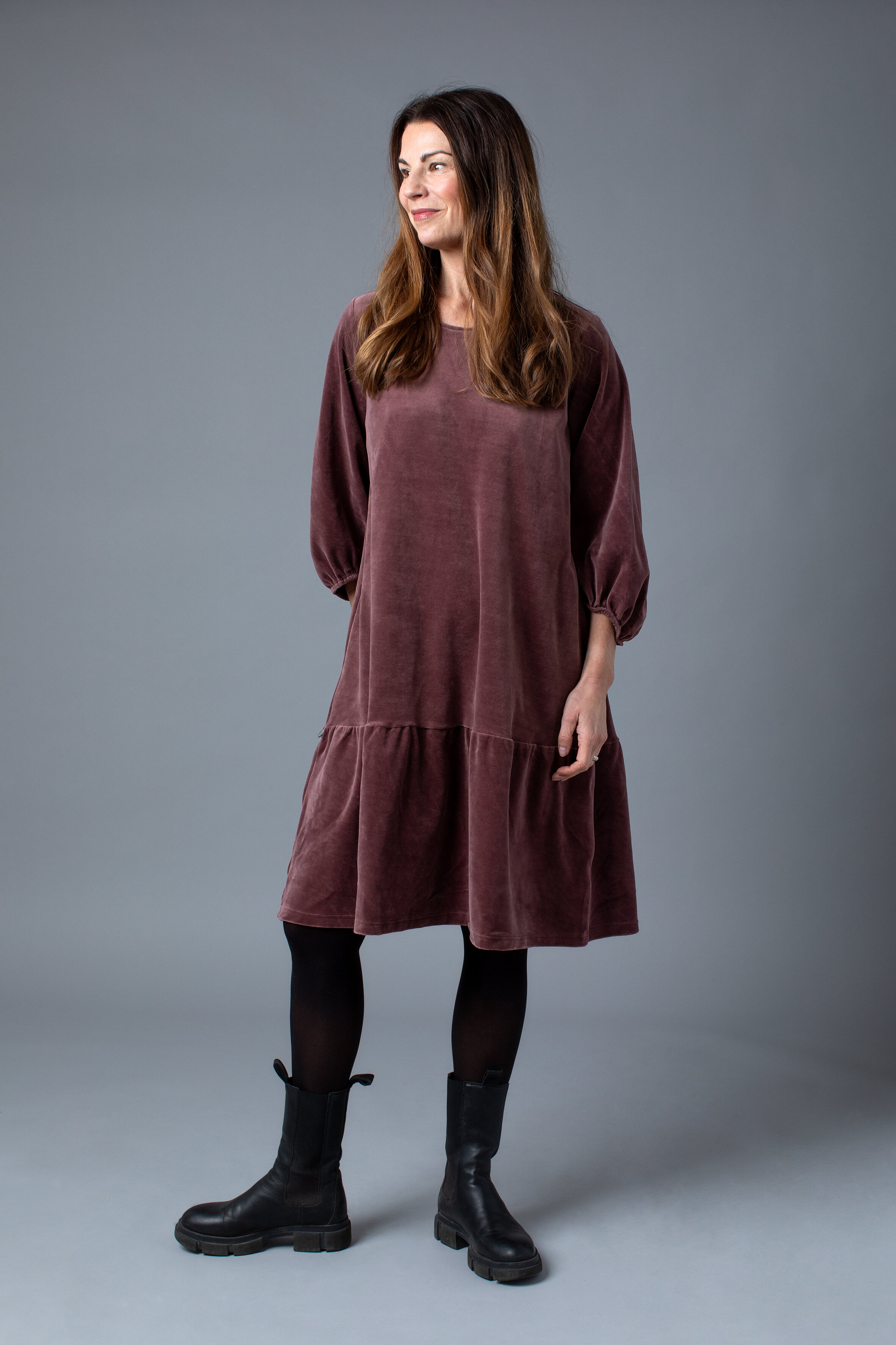 Vivid velour dress - dark chocolate