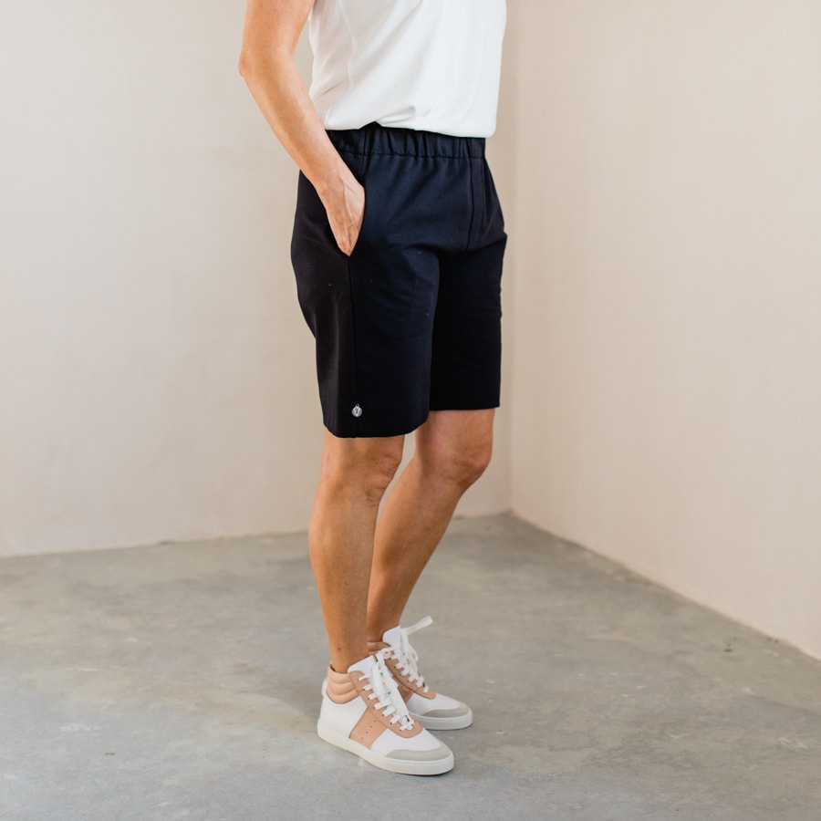 Silver shorts - black