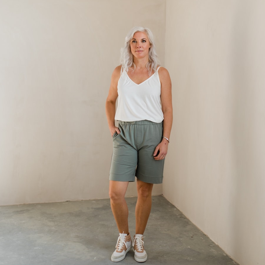 Silver shorts - petal green