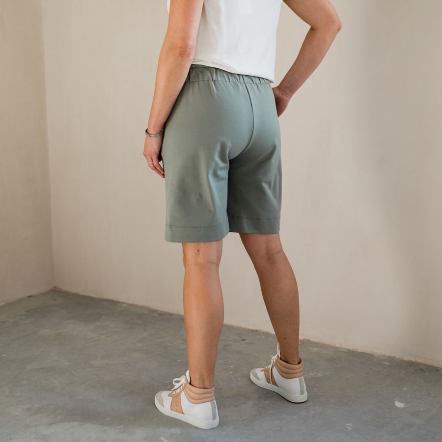 Silver shorts - petal green