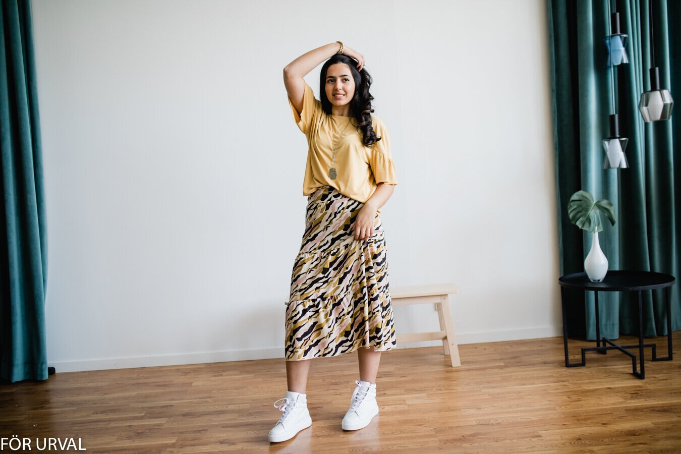 Dressy top - lily yellow