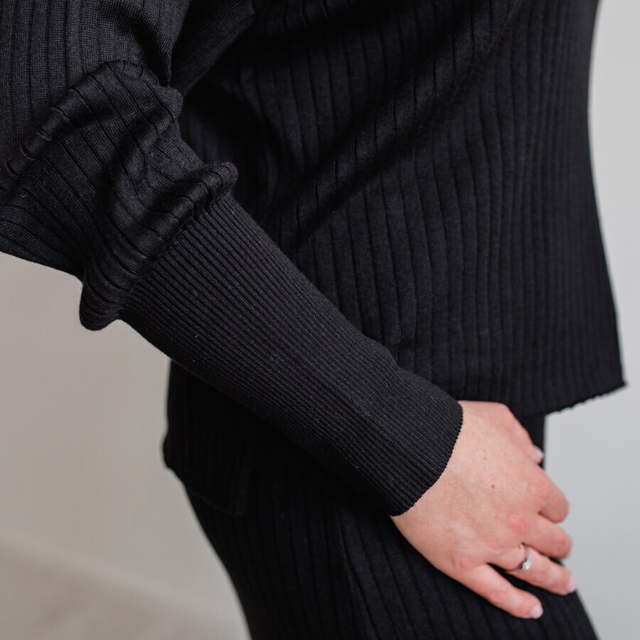 Tube sweater - black