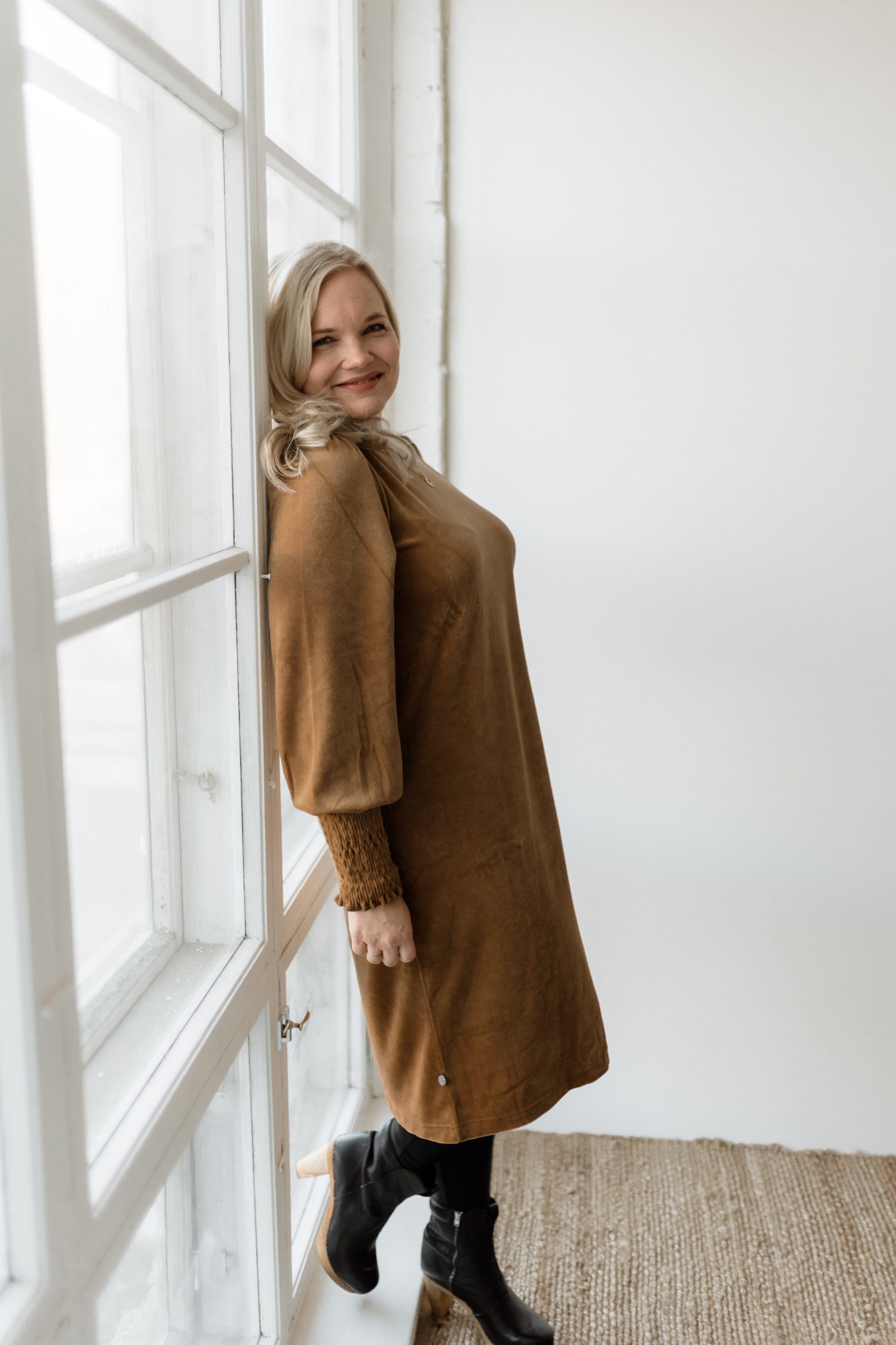 Seattle dress - lion brown
